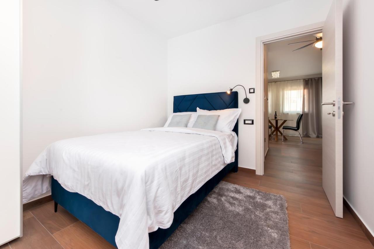 Apartments Sanja-New Renovated โรวีน ภายนอก รูปภาพ