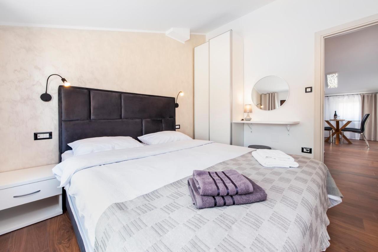 Apartments Sanja-New Renovated โรวีน ภายนอก รูปภาพ